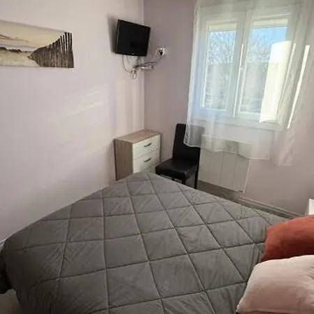 T2 Au Coeur De Richelieu - Parking, Wifi, Animaux Acceptes - Fr-1-749-80 Appartement